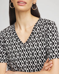 Chico's - Graphic Slub V-Neck Tee