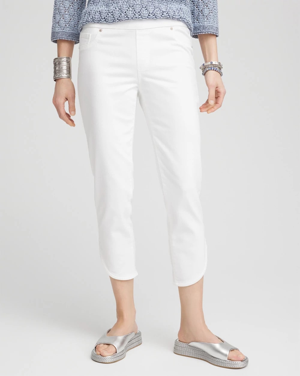 Chico's - No Stain Pull-On Dolphin-Hem Capri Jeans