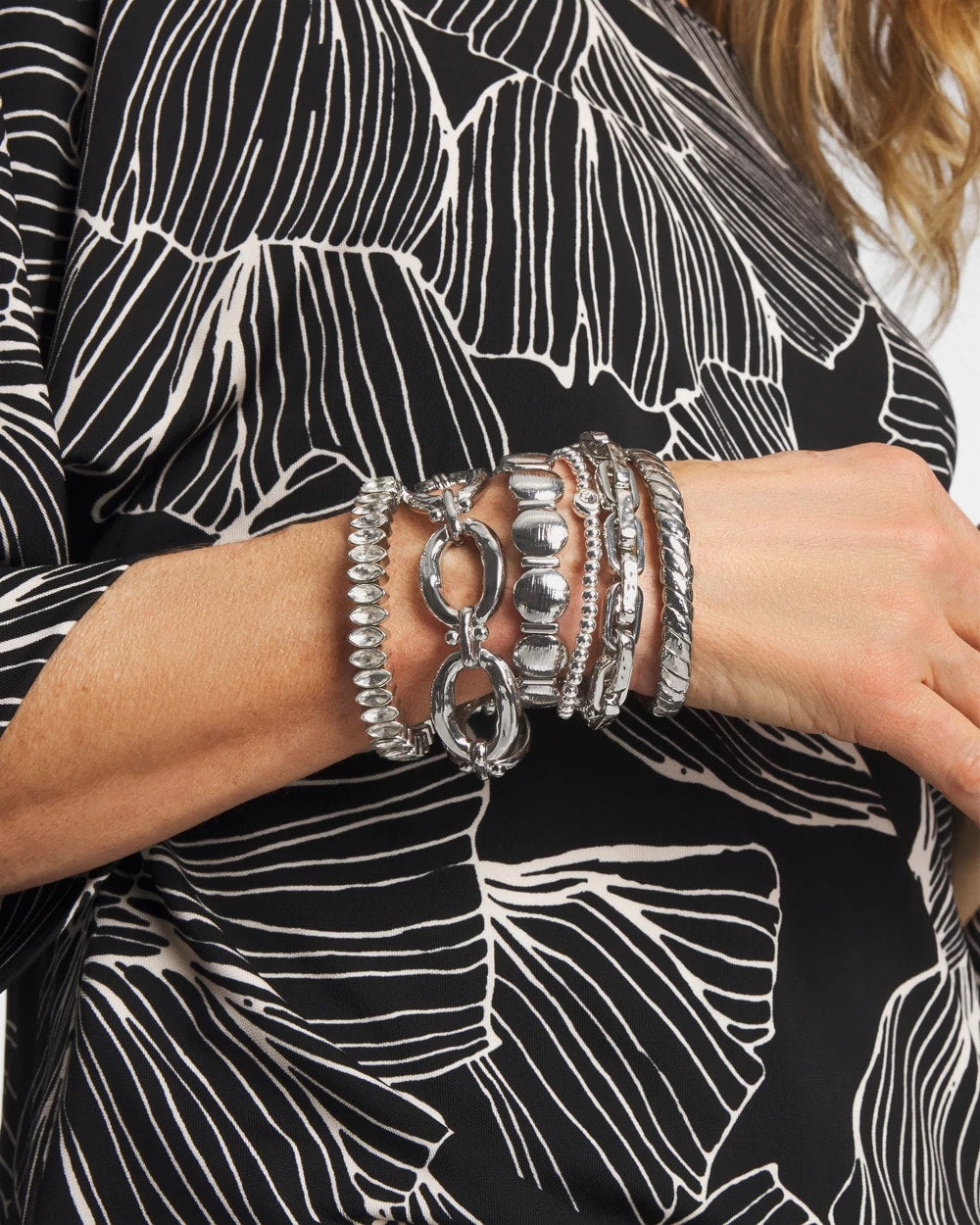 Chico's - Silver Textured Circle Stretch Bracelet