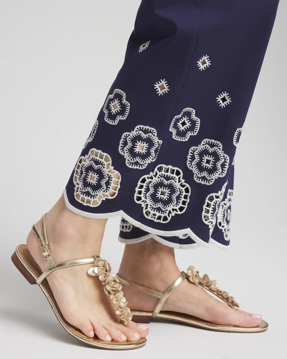 Chico's - Petite Brigitte™ 180 Embroidered Wide-Leg Cropped Pants