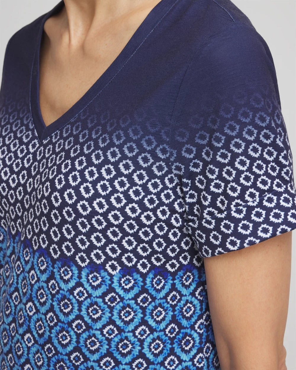 Chico's - Zenergy® Graphic Ombre V-Neck Tee