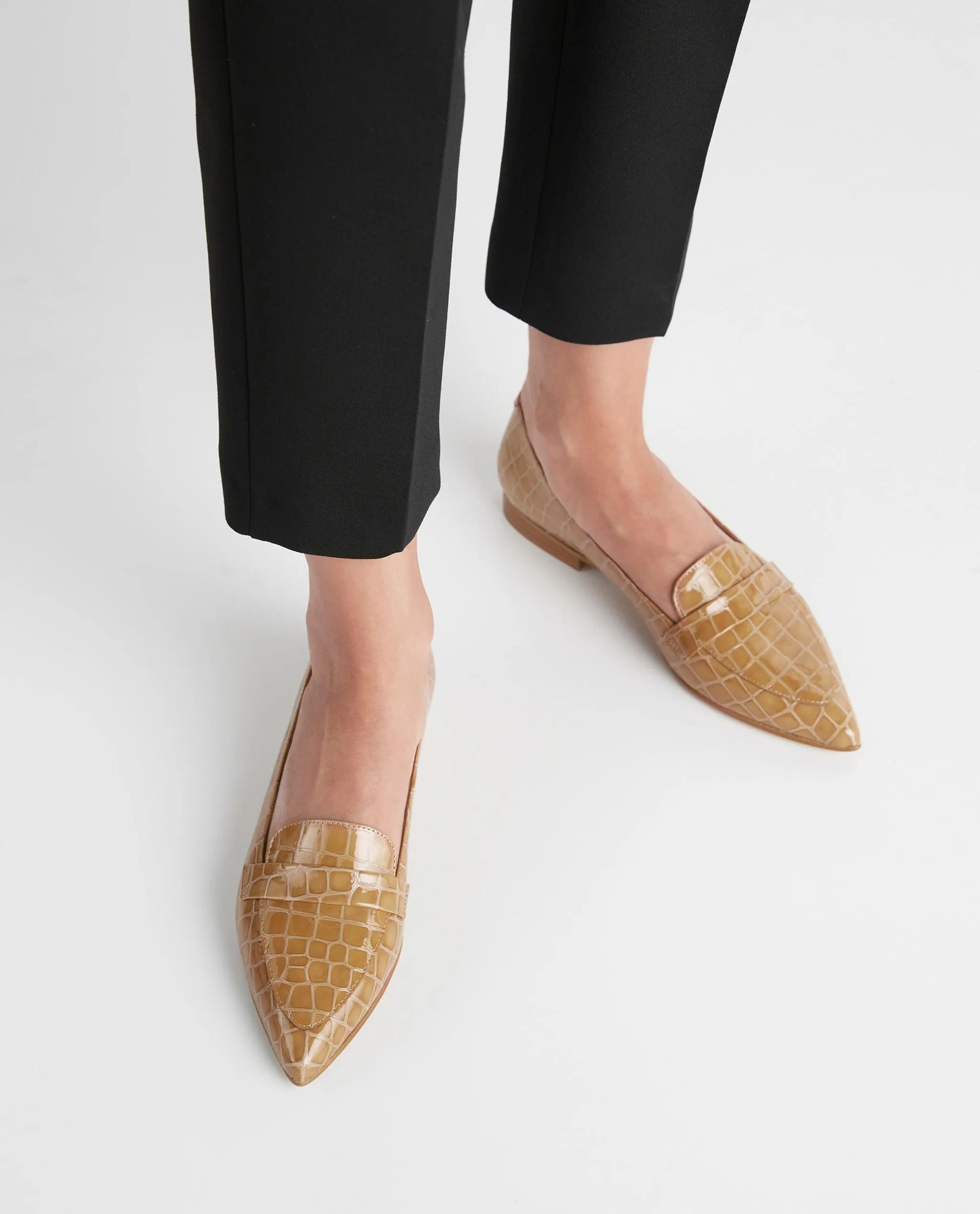 Alexandra Croco Shiny Beige Flats