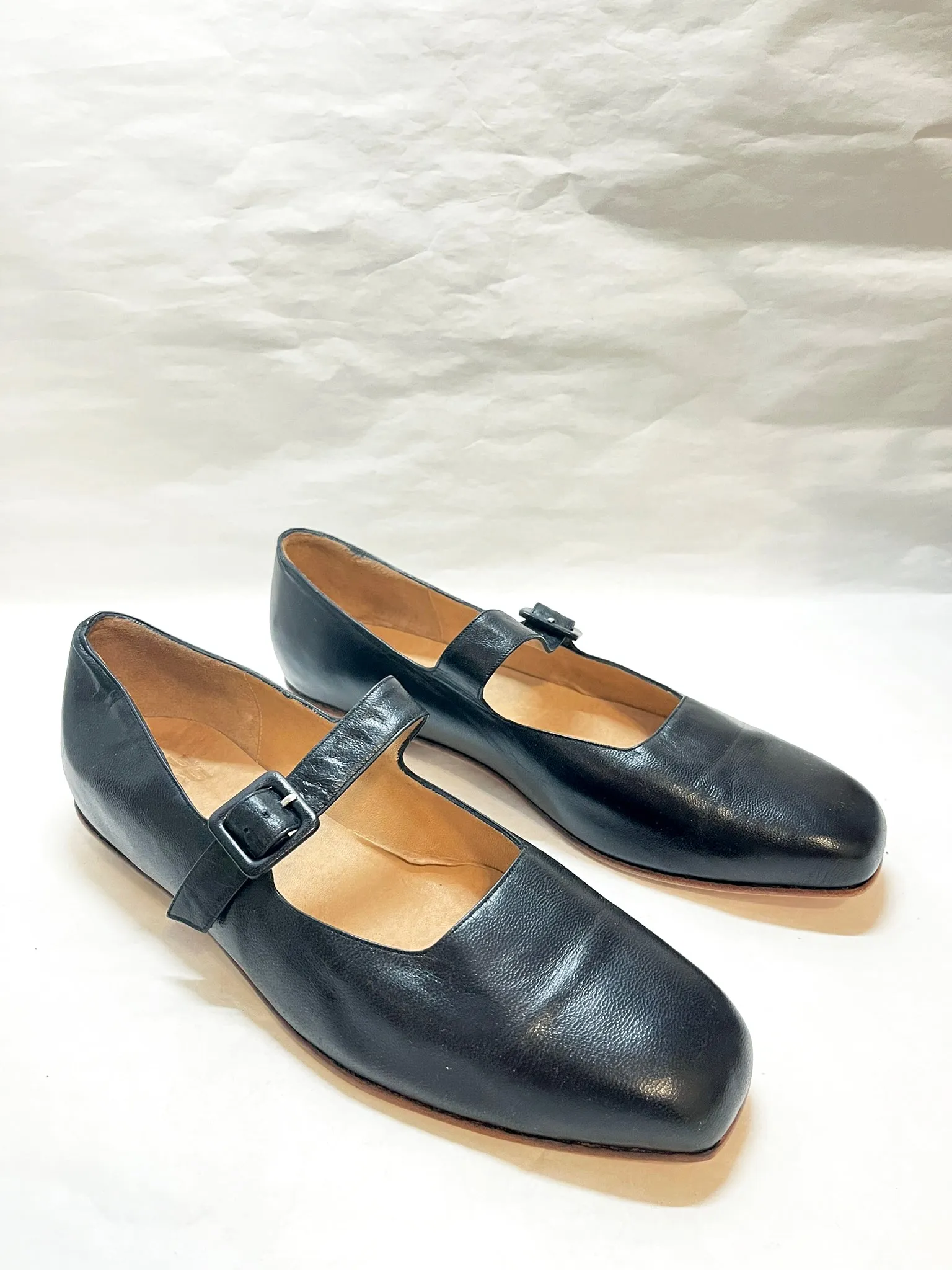 Eugenia Flat in Black Size 42