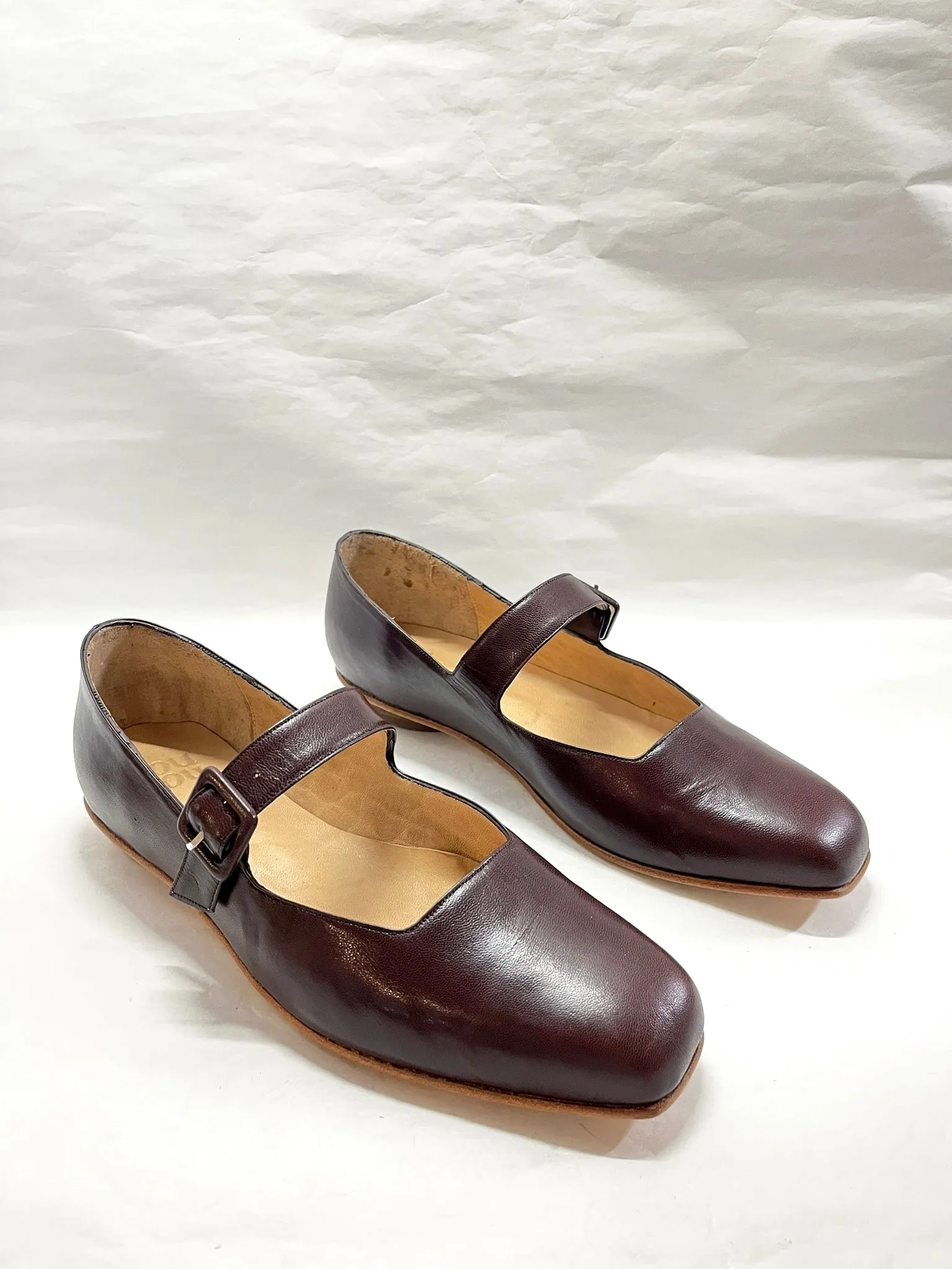 Eugenia Flat in Hazelnut Size 41