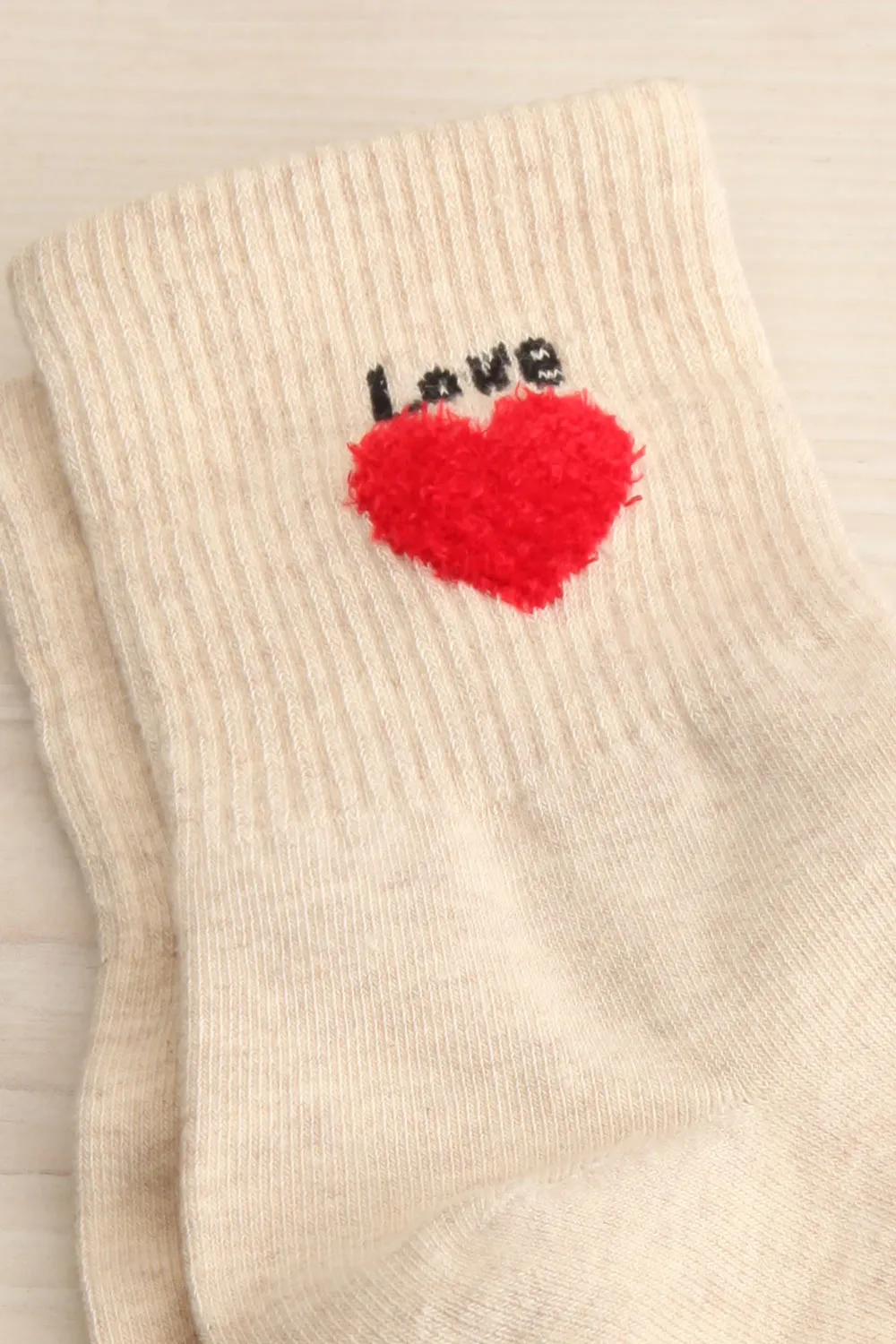 Itigi | Beige Socks w/ Fuzzy Heart