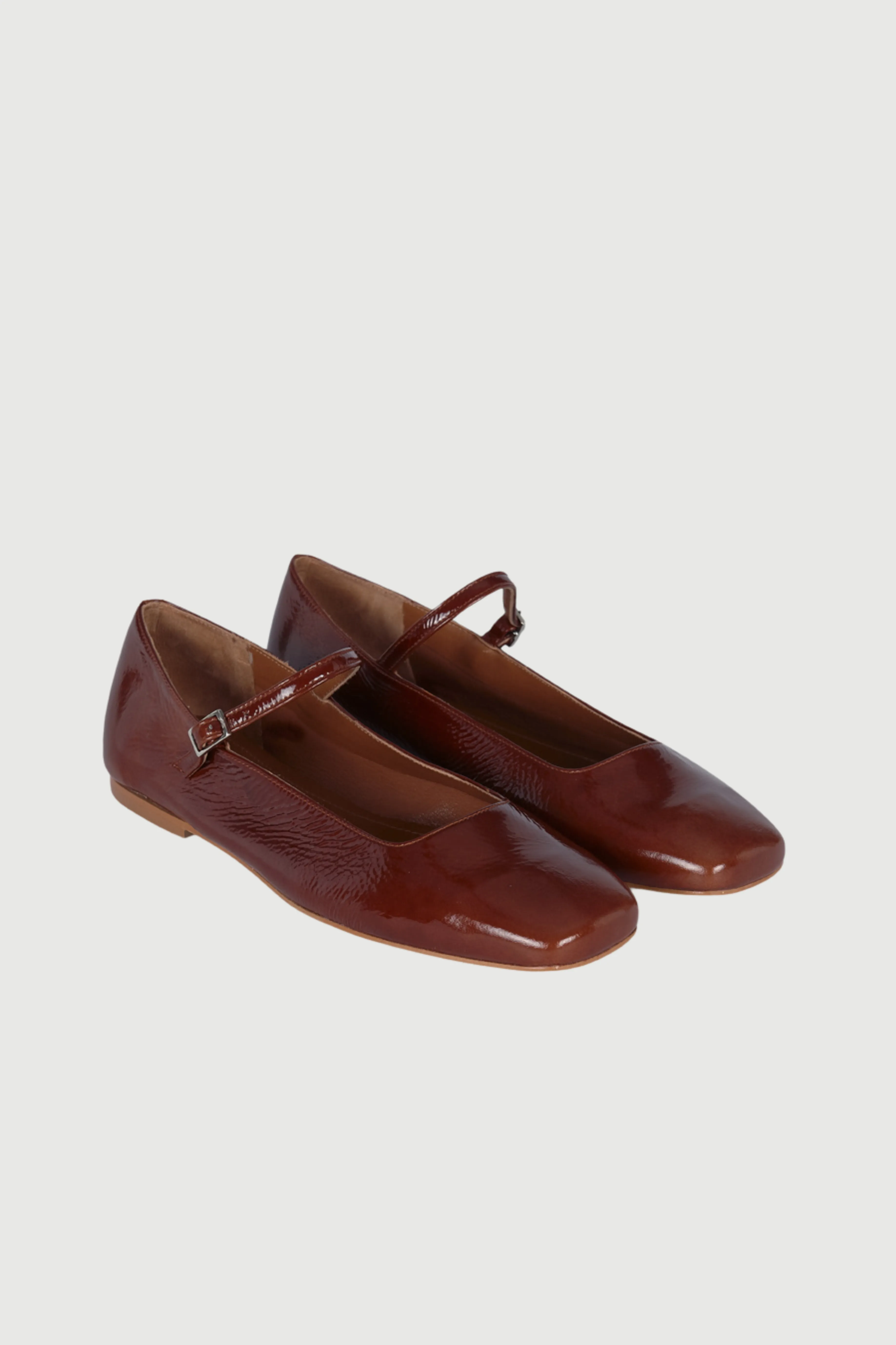 Julieta Mary Janes in Saddle-coloured Patent Leather