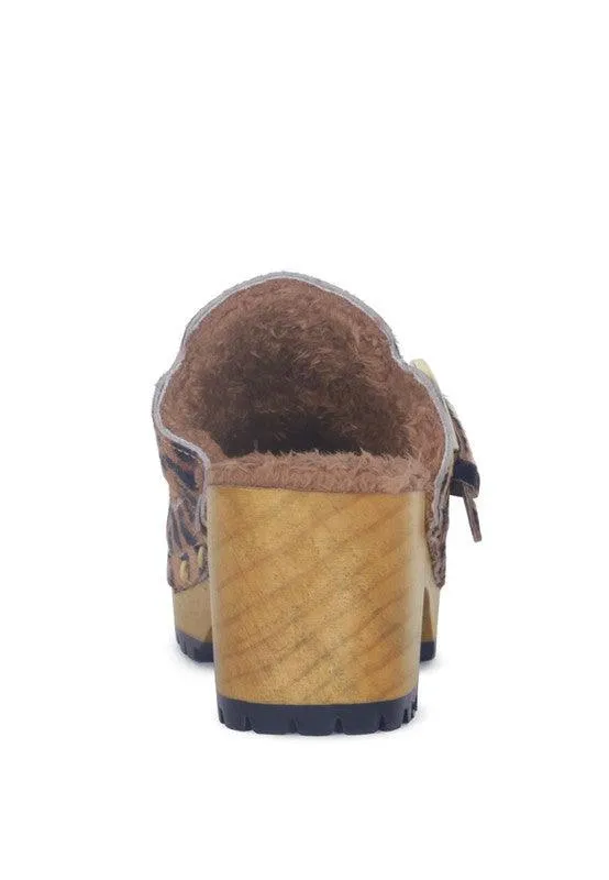 Prunus Buckled Suede Round Toe Mule Clogs