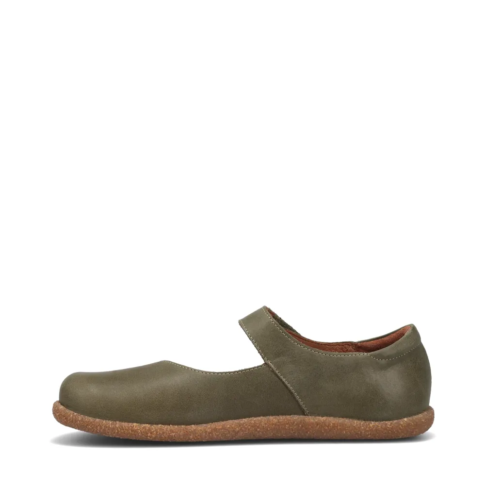 Taos Women's Ultimate Mary Jane Strap Shoe in Forest Green