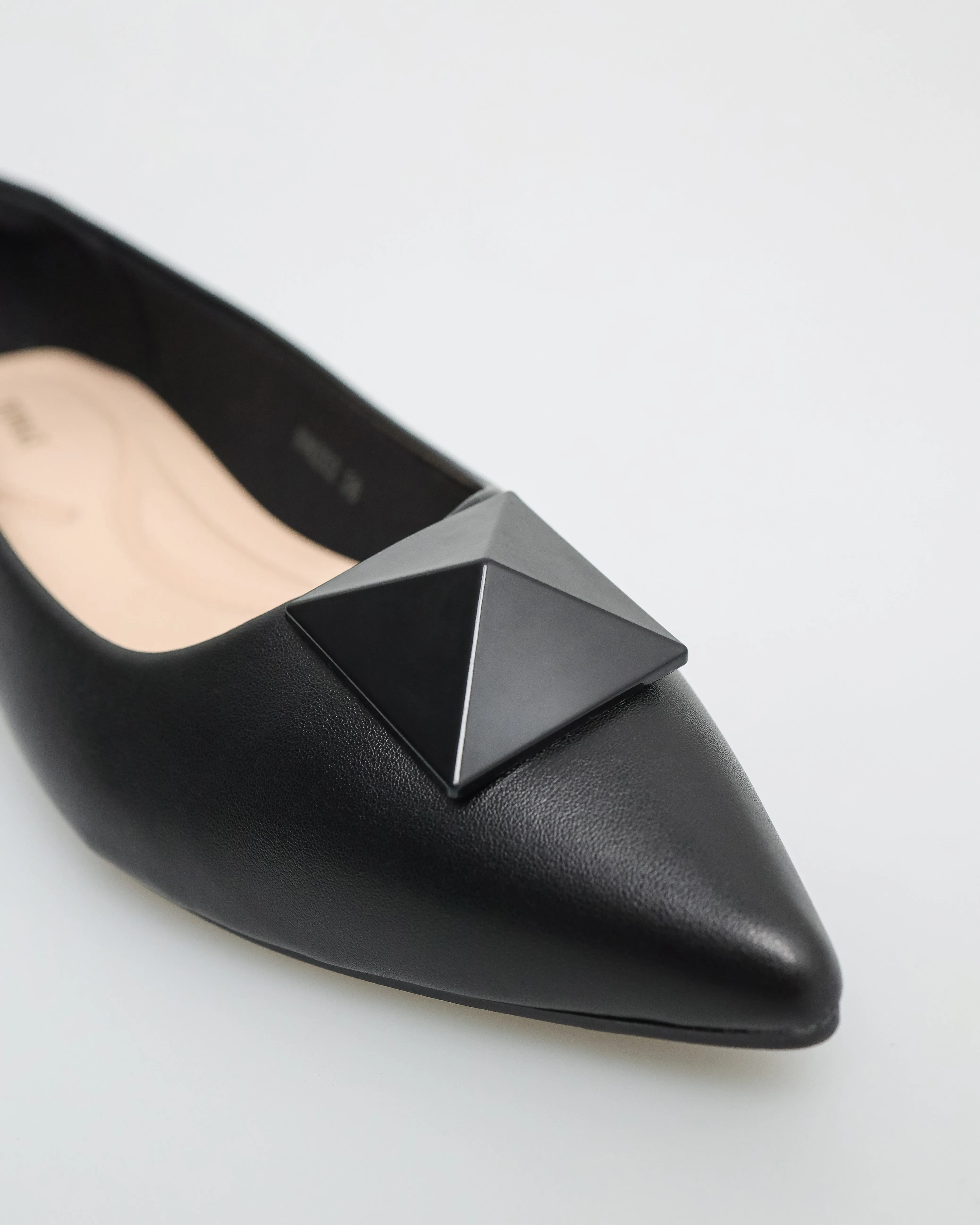 Tomaz NN202 Ladies Stud Pointed-Toe Flats (Black)